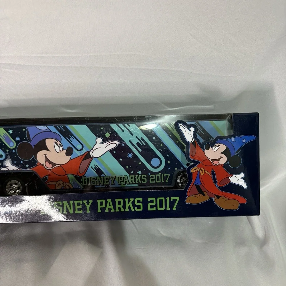 Disney Parks 2017 Peterbilt 387 Hauler Mickey Mouse Sorcerer Truck NIB